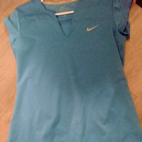 Ladies size large Nike tennis shirt blue - Picture 1 of 9